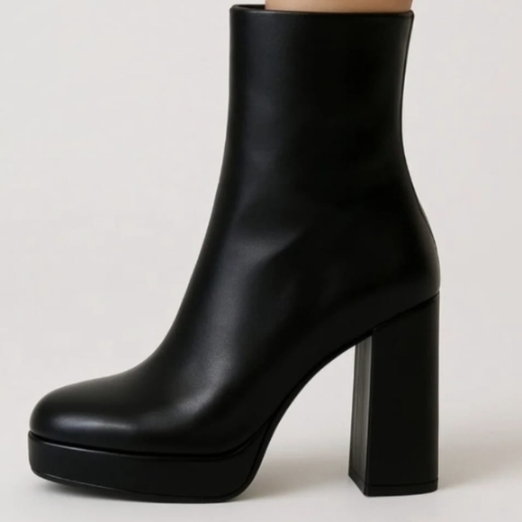 French Connection women's gogo ankle boot, Size 6.0 New with box. - Picture 7 of 12